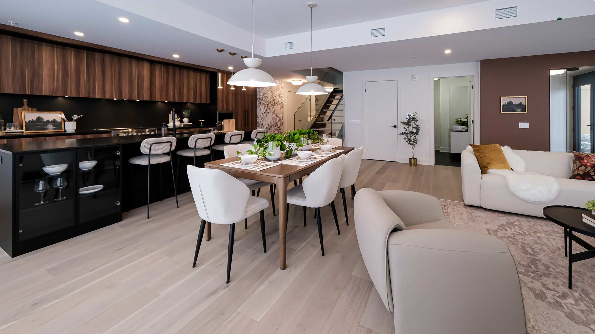 Unité 102, disponible maintenant